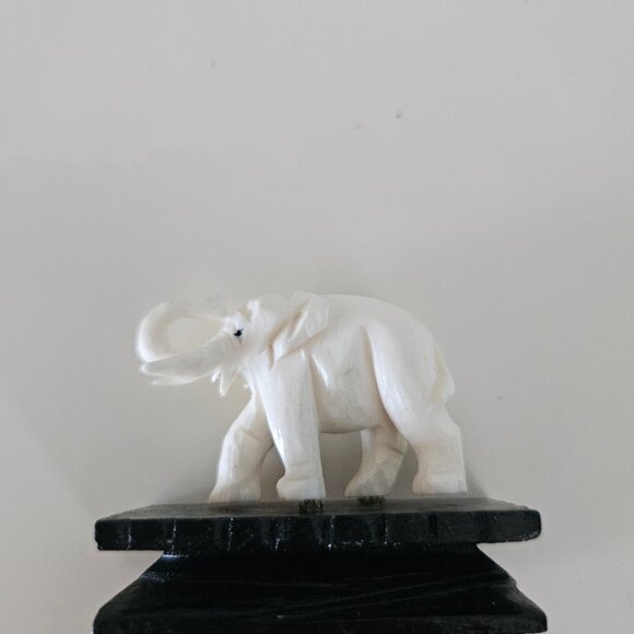 Vintage Small Carved Genuine Ivory Figure on Black Wood Stand, Made in Hong Kong - Picture 3 of 9